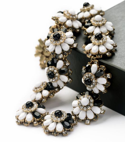 элегантный blackwhite имитация драгоценных камней цветок choker себе ожерелье подвески с цвета золота цепочки бижутерия, Golden;silver
элегантный blackwhite имитация драгоценных камней цветок choker себе ожерелье подвески с цвета золота цепочки бижутерия, Golden;silver