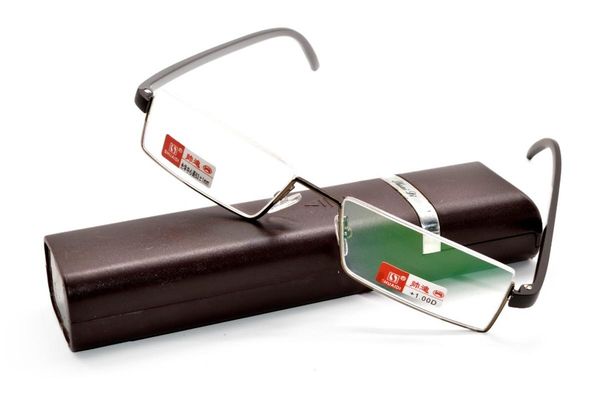 reading glasses with case new model multicoating seim-rim brown frame business high grade ultra light alloy +1+1.5+2+2.5+3+3.5+4, White;black
reading glasses with case new model multicoating seim-rim brown frame business high grade ultra light alloy +1+1.5+2+2.5+3+3.5+4, White;black