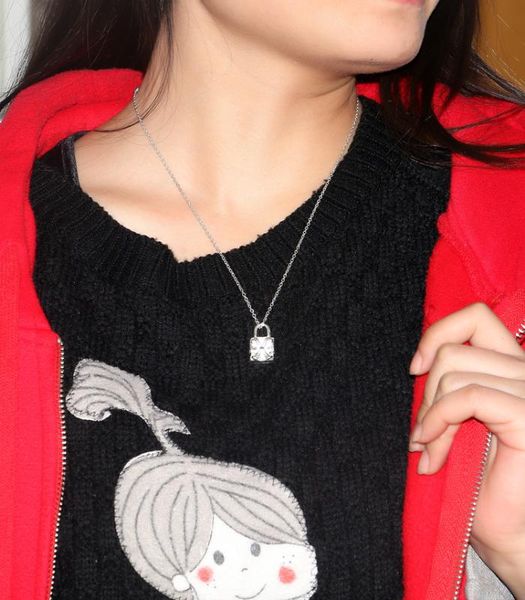 the new decoration necklaces for women lock pendant clavicle necklace female silver color jewelry 46cm chain birthday present
the new decoration necklaces for women lock pendant clavicle necklace female silver color jewelry 46cm chain birthday present