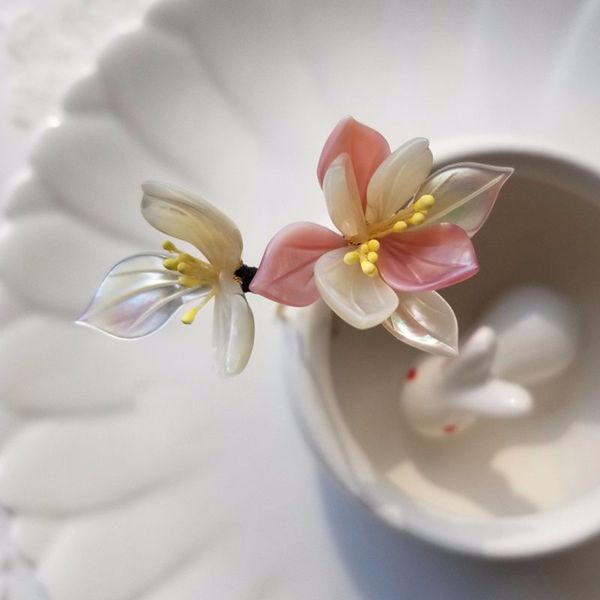 original design hairpins magnolia hair pin natural shell flower hair accessories for women headpiece for bride gift, Golden;silver
original design hairpins magnolia hair pin natural shell flower hair accessories for women headpiece for bride gift, Golden;silver