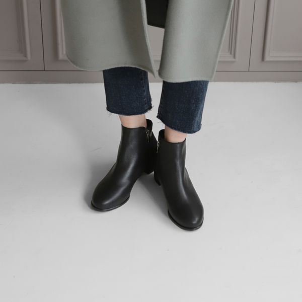 leather ankle boots ladies autumn ladies round head thick heel high heel shoes fashion woman zipper black/gray boots size 33-42
leather ankle boots ladies autumn ladies round head thick heel high heel shoes fashion woman zipper black/gray boots size 33-42