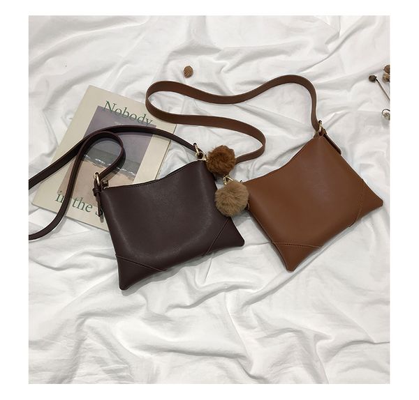2020 new luxury retro fashion small square bag, one shoulder messenger bag, high sense, french small group bag
2020 new luxury retro fashion small square bag, one shoulder messenger bag, high sense, french small group bag