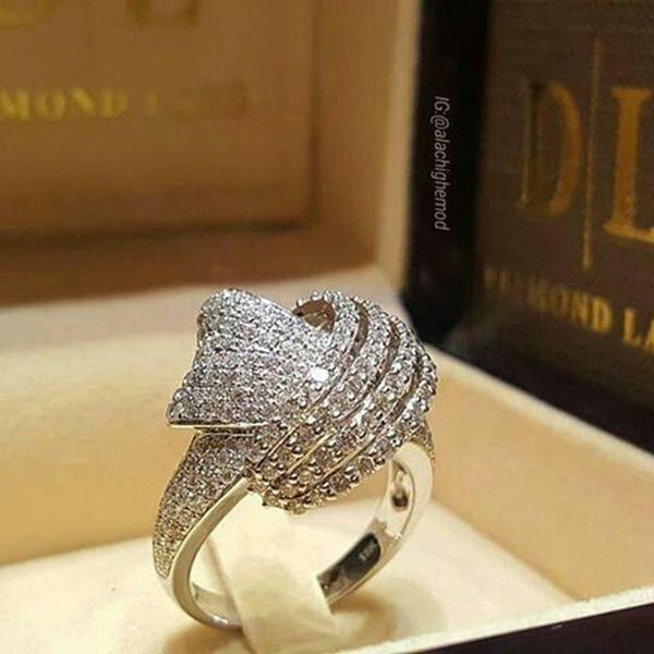 cluster rings chic dainty bling crystal unique imitation model classic ring for women wedding bridal jewelry heart bijoux z4x886, Golden;silver
cluster rings chic dainty bling crystal unique imitation model classic ring for women wedding bridal jewelry heart bijoux z4x886, Golden;silver