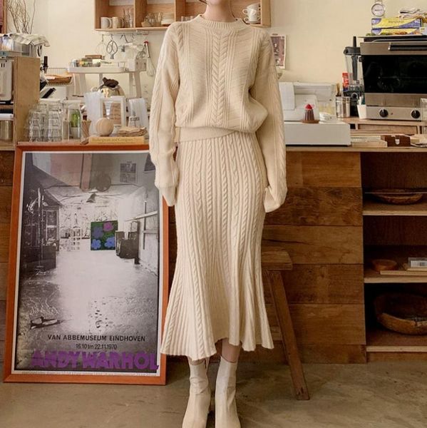 women's tracksuits 2021 autumn winter warm two piece set twist knitted sweater pullover +elastic waist long mermaid skirts suit, Gray
women's tracksuits 2021 autumn winter warm two piece set twist knitted sweater pullover +elastic waist long mermaid skirts suit, Gray