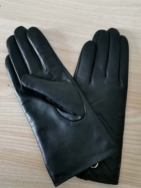 new european and american autumn/winter women' wear sheepskin gloves warm fashion gloves with gift box, Blue;gray
new european and american autumn/winter women' wear sheepskin gloves warm fashion gloves with gift box, Blue;gray