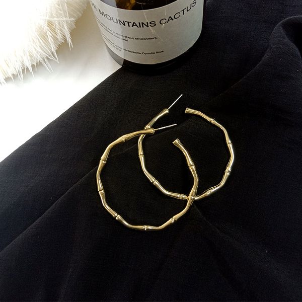 simple personality golden large circle earrings women's jewelry exaggerated temperament gold plated bid round earrings for women, Golden;silver
simple personality golden large circle earrings women's jewelry exaggerated temperament gold plated bid round earrings for women, Golden;silver