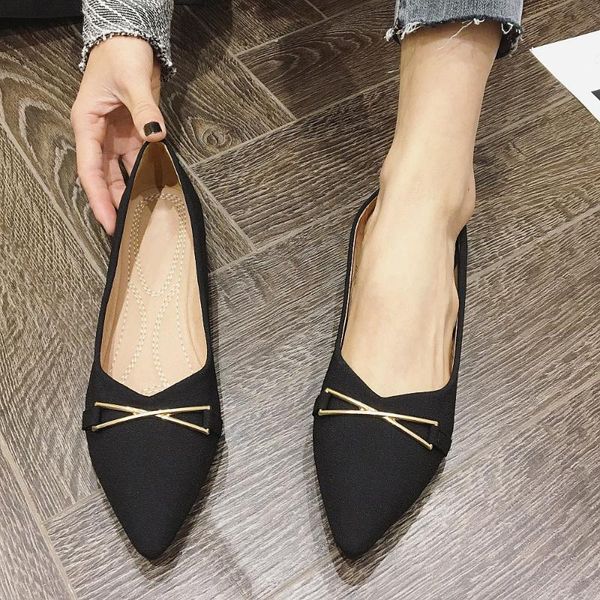 2020 black women ballet flats shoes spring autumn woman pointed toe metal button shallow loafers ladies work single shoes
2020 black women ballet flats shoes spring autumn woman pointed toe metal button shallow loafers ladies work single shoes