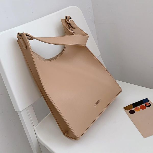 luxury handbags women bags designer crossbody bags women's 2020 new large-capacity fashion messenger bag versatile shoulder bag
luxury handbags women bags designer crossbody bags women's 2020 new large-capacity fashion messenger bag versatile shoulder bag