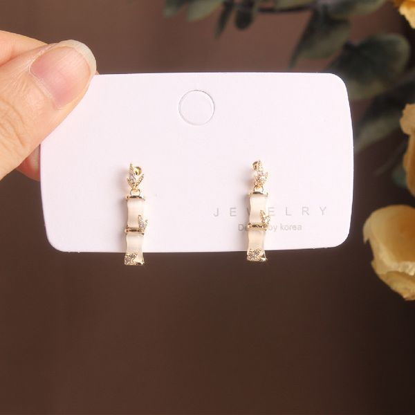 2020 korean new design fashion jewelry exquisite copper inlay zircon opal small earrings elegant female stud earrings, Golden;silver
2020 korean new design fashion jewelry exquisite copper inlay zircon opal small earrings elegant female stud earrings, Golden;silver