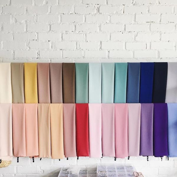 150g/piece women's scarf chiffon malaysian muslim hijab head wrap plain solid color arab modesty headscarf long shawl, Blue;gray
150g/piece women's scarf chiffon malaysian muslim hijab head wrap plain solid color arab modesty headscarf long shawl, Blue;gray