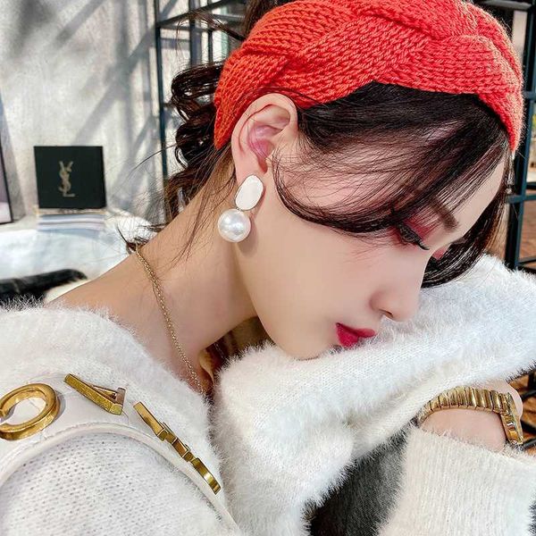 dangle & chandelier korea fashion jewelry simple elegant round pearl earrings white drop oil party for women, Silver
dangle & chandelier korea fashion jewelry simple elegant round pearl earrings white drop oil party for women, Silver