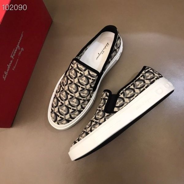 2020 new durable luxury design sneakers mens or womens leather flat casual shoes scarpe fresh with box 8 y 1 m, Black
2020 new durable luxury design sneakers mens or womens leather flat casual shoes scarpe fresh with box 8 y 1 m, Black