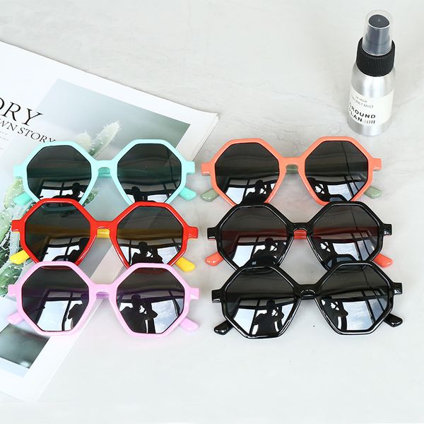 sunglasses the fashion movement polygon sunglass silicone polarizing glasses comfortable shade 11023 children, White;black
sunglasses the fashion movement polygon sunglass silicone polarizing glasses comfortable shade 11023 children, White;black