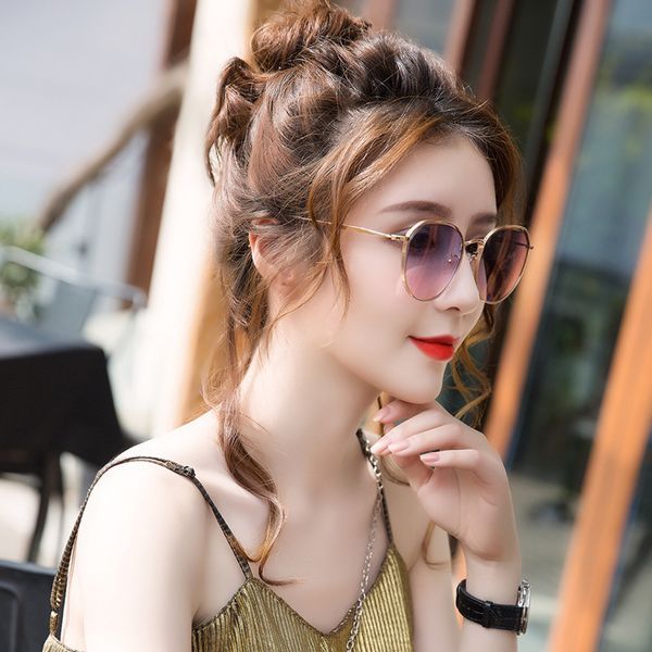 sunglasses women's fashion gold frame classic female neutral 2021 outdoor glasses uv400, White;black
sunglasses women's fashion gold frame classic female neutral 2021 outdoor glasses uv400, White;black