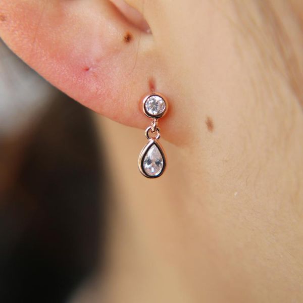dangle & chandelier design 2021 delicate luxury clear cz silver color girl gift earrings for women fashion jewelry
dangle & chandelier design 2021 delicate luxury clear cz silver color girl gift earrings for women fashion jewelry