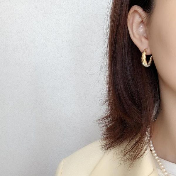 925 sterling silver earring fashion gear retro round spherical ear ring twist ear bone buckle ins style wild girl jewelr, Golden;silver
925 sterling silver earring fashion gear retro round spherical ear ring twist ear bone buckle ins style wild girl jewelr, Golden;silver