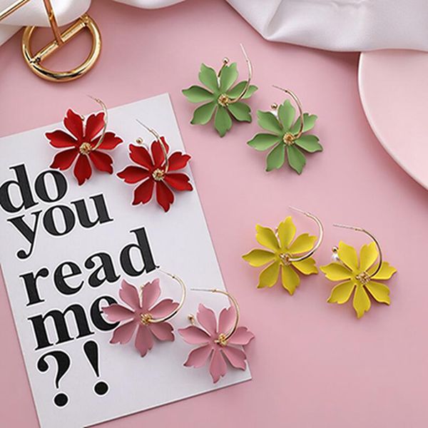 colored petals earrings flowers earrings for women spray paint flower earring fashionable new girls gift, Golden;silver
colored petals earrings flowers earrings for women spray paint flower earring fashionable new girls gift, Golden;silver