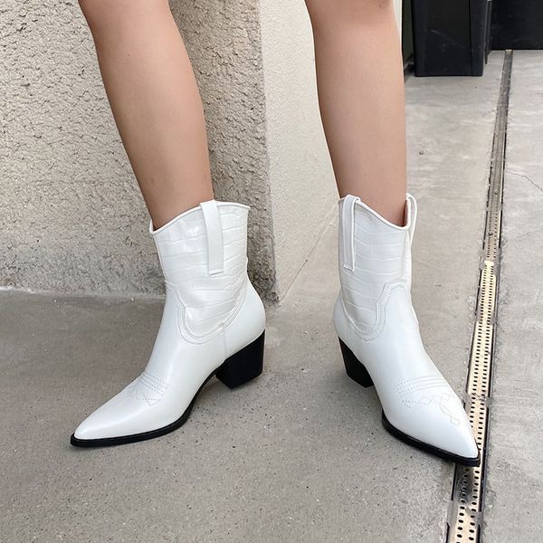 boots leopard land 2021 women's shoes pointed thick heel retro cool western short sleeve cwf-xwfdc2-3, Black
boots leopard land 2021 women's shoes pointed thick heel retro cool western short sleeve cwf-xwfdc2-3, Black