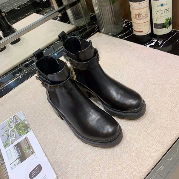 heels shoes boots women boots superior quality black versatile fashion comfortable 2 colors womens shoes women booties size 35-41
heels shoes boots women boots superior quality black versatile fashion comfortable 2 colors womens shoes women booties size 35-41