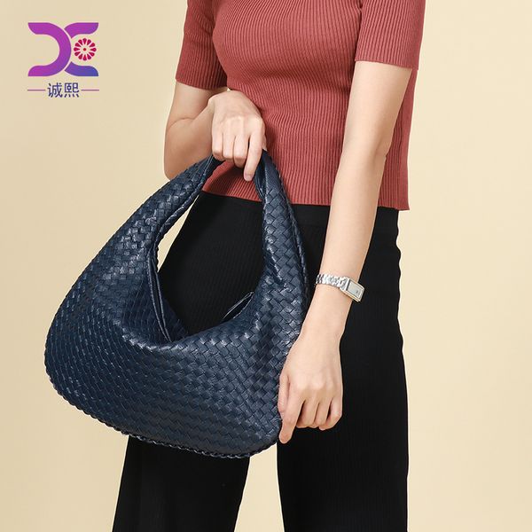 2020 new women's bag bag fashion portable shoulder messenger
2020 new women's bag bag fashion portable shoulder messenger