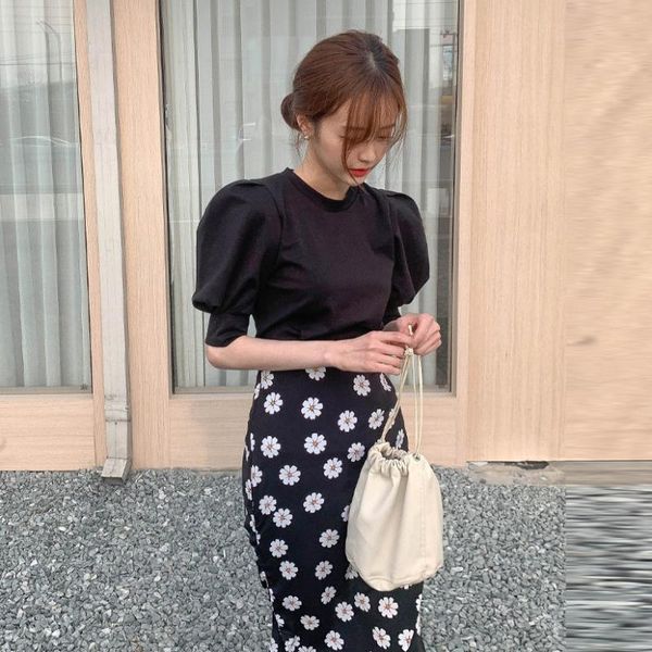 women's tracksuits retro floral high waist hip mermaid skirt set 2021 summer fashion two piece women puff sleeve + chiffon midi, Gray
women's tracksuits retro floral high waist hip mermaid skirt set 2021 summer fashion two piece women puff sleeve + chiffon midi, Gray