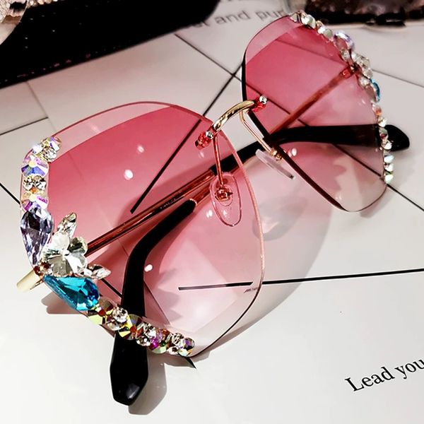 new round frame sunglasses women retro brand designer brown black oversized lady sun glasses female fashion outdoor driving, White;black
new round frame sunglasses women retro brand designer brown black oversized lady sun glasses female fashion outdoor driving, White;black