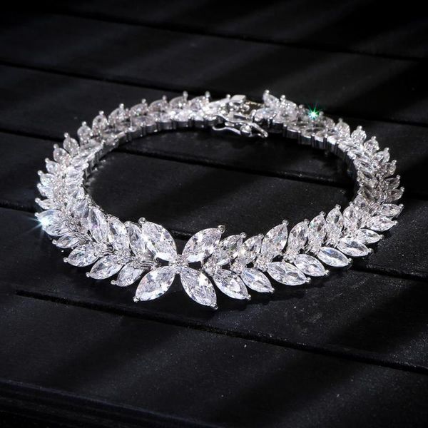 charm bracelets luxury geometric leaf bracelet fashion dubai bridal jewelry for women wedding brincos para as mulheres s045, Golden;silver
charm bracelets luxury geometric leaf bracelet fashion dubai bridal jewelry for women wedding brincos para as mulheres s045, Golden;silver