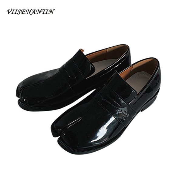 новая мода черный одноместный обувь овцы копыто split toe обувь versatile с плоским днищем мокасины женщины ленивый zapatos de mujer, Black
новая мода черный одноместный обувь овцы копыто split toe обувь versatile с плоским днищем мокасины женщины ленивый zapatos de mujer, Black