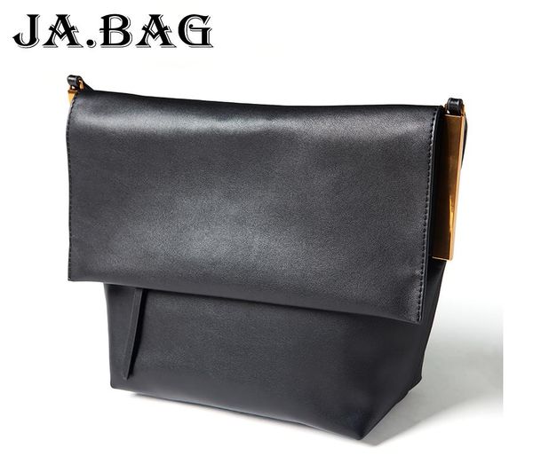 2020 genuine leather shoulder bags,luxury handbags women bags designer crossbody bags,fashion buckle leisure messenger bags
2020 genuine leather shoulder bags,luxury handbags women bags designer crossbody bags,fashion buckle leisure messenger bags