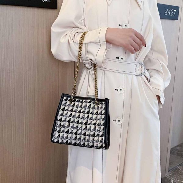 women's bags simple contrast color wool flap open tote bag chain cross body shoulder handbag purse messenger bag bolsa feminina
women's bags simple contrast color wool flap open tote bag chain cross body shoulder handbag purse messenger bag bolsa feminina