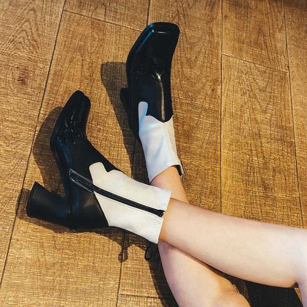 2020 winter new european and american fashion square toe short boots style color matching high heel women shoes, Black
2020 winter new european and american fashion square toe short boots style color matching high heel women shoes, Black