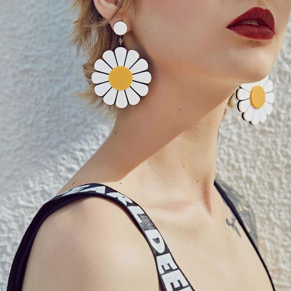 dangle & chandelier women's acrylic sunflower candy color exaggerated stylish lovely big drop earrings summer style beach vacation mode, Silver
dangle & chandelier women's acrylic sunflower candy color exaggerated stylish lovely big drop earrings summer style beach vacation mode, Silver