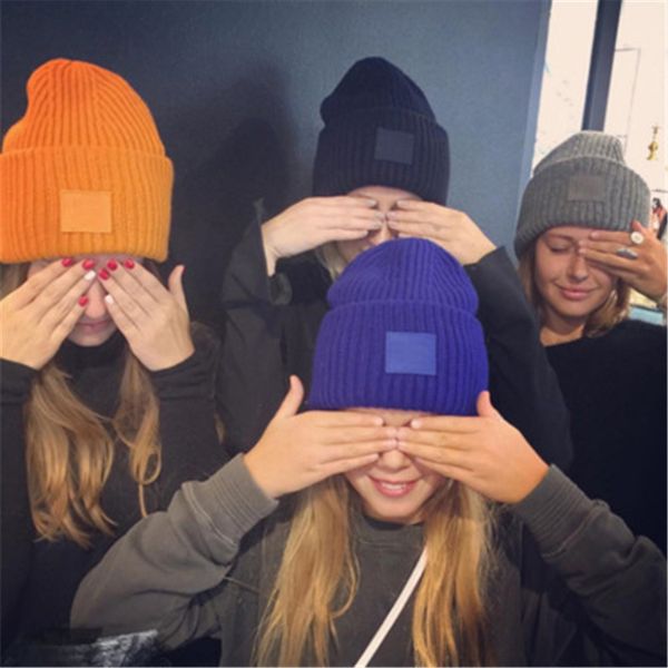 new knit hat autumn winter fashion warm knit cap british style smiley logo mark casual knitted cap formen and women outdoors headwear, Blue;gray
new knit hat autumn winter fashion warm knit cap british style smiley logo mark casual knitted cap formen and women outdoors headwear, Blue;gray