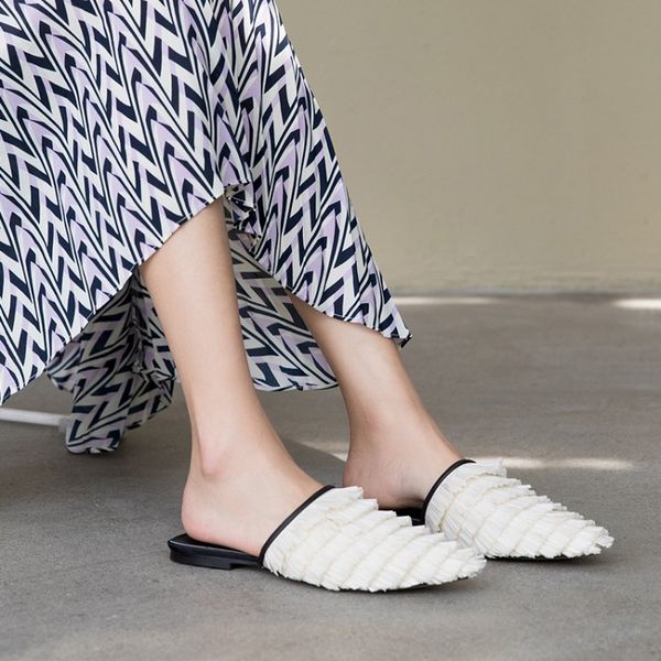 2020 летний белый мулы плоский остроконечные toe продеть тапочки плиссе ruffles обувь женщин, Black
2020 летний белый мулы плоский остроконечные toe продеть тапочки плиссе ruffles обувь женщин, Black
