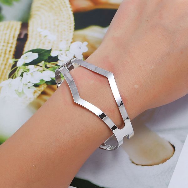 doreen box simple geometric rhombus hollow out copper open cuff bangles women gold color fashion bracelets 6cm(2 3/8") dia. 1pc, Black
doreen box simple geometric rhombus hollow out copper open cuff bangles women gold color fashion bracelets 6cm(2 3/8") dia. 1pc, Black