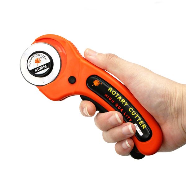 45mm rotary cutter +1pcs blade for fabric paper vinyl circular cut cutting disc patchwork leather craft sewing tool
45mm rotary cutter +1pcs blade for fabric paper vinyl circular cut cutting disc patchwork leather craft sewing tool