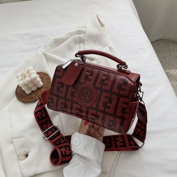 women's shoulder strap hand 2020 autumn new large capacity boston fashion handbag shoulder messenger bag jtioa
women's shoulder strap hand 2020 autumn new large capacity boston fashion handbag shoulder messenger bag jtioa