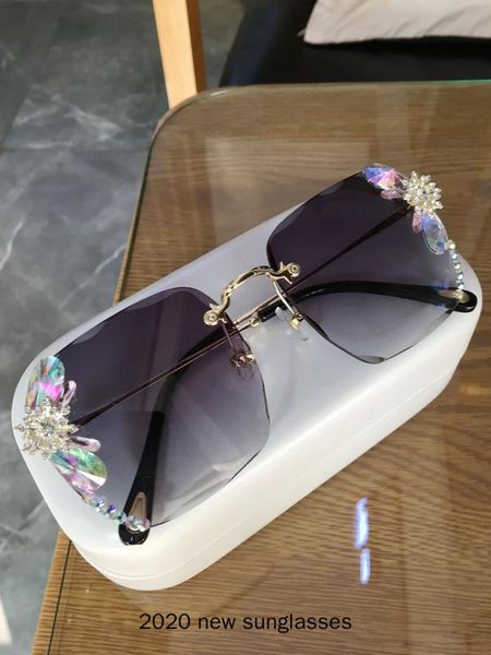luxury sunglasses women rhinestone shades rimless sun glasses female luxury designer diamond gradual trend eyewear nx, White;black
luxury sunglasses women rhinestone shades rimless sun glasses female luxury designer diamond gradual trend eyewear nx, White;black