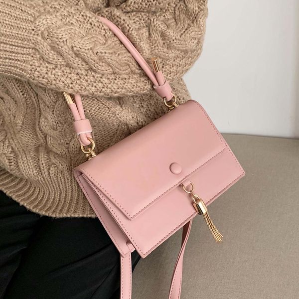 elegant female solid color tote bag 2020 fashion new quality pu leather women's designer handbag tassel shoulder messenger bag 
elegant female solid color tote bag 2020 fashion new quality pu leather women's designer handbag tassel shoulder messenger bag