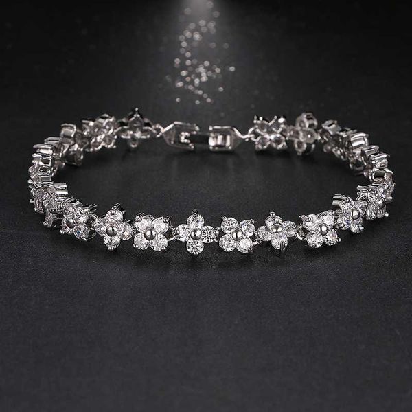 luxury micro inlay craft cubic zirconia flower studded bracelets women jewelry party gifts factory direct b-028, Black
luxury micro inlay craft cubic zirconia flower studded bracelets women jewelry party gifts factory direct b-028, Black
