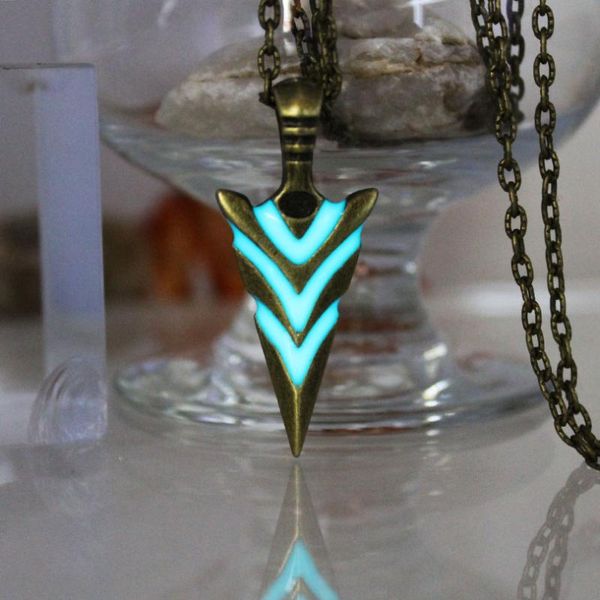 glowing green arrow necklace knight spear necklace glow in the dark luminous pike pendants & necklaces women men boys girls gift, Silver
glowing green arrow necklace knight spear necklace glow in the dark luminous pike pendants & necklaces women men boys girls gift, Silver