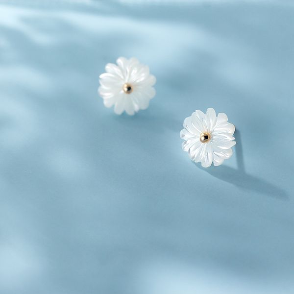 925 sterling silver synthetic shell material beautiful flowers stud earrings for women lady daughter jewelry gift, Golden;silver
925 sterling silver synthetic shell material beautiful flowers stud earrings for women lady daughter jewelry gift, Golden;silver
