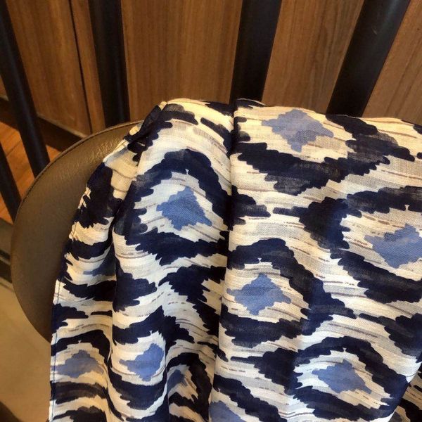 scarves phle blue geometric sunscreen shawl women summer super large silk scarf seaside beach gauze cotton head, Blue;gray
scarves phle blue geometric sunscreen shawl women summer super large silk scarf seaside beach gauze cotton head, Blue;gray