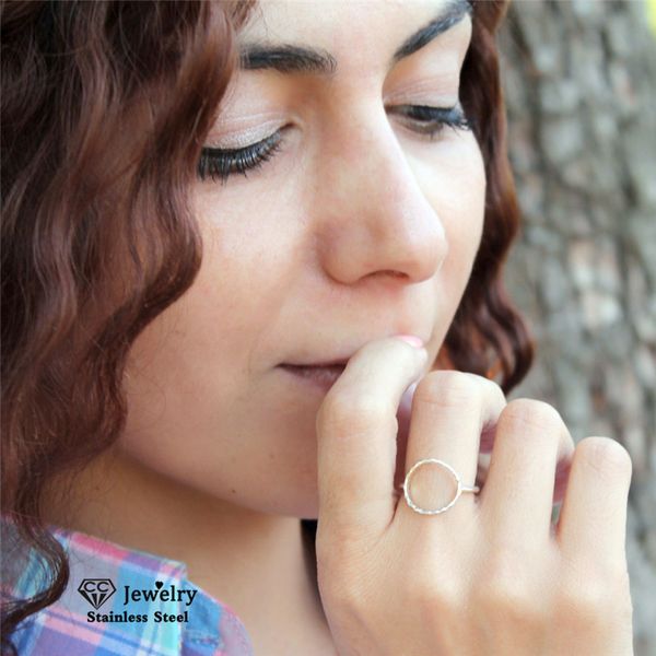 100% 925 pure silver rings for women fine jewelry statement finger ring round temperament winding engagement gifts emrg002, Golden;silver
100% 925 pure silver rings for women fine jewelry statement finger ring round temperament winding engagement gifts emrg002, Golden;silver