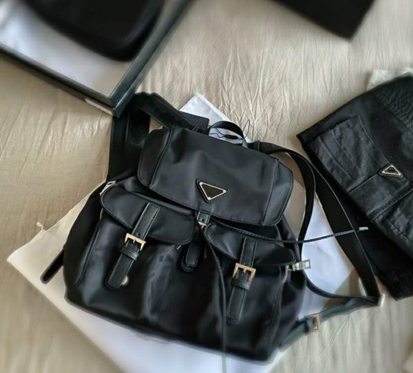 Women's Designers Bags Fashion Backpacks Fine Texture Large Size High Large Capacity Interior Pockets Quality New Style Solid Color Black
Women's Designers Bags Fashion Backpacks Fine Texture Large Size High Large Capacity Interior Pockets Quality New Style Solid Color Black