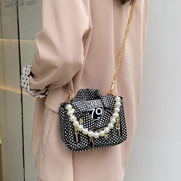 new small bag handbags new fashion popular messenger bag personality single shoulder chain small square
new small bag handbags new fashion popular messenger bag personality single shoulder chain small square