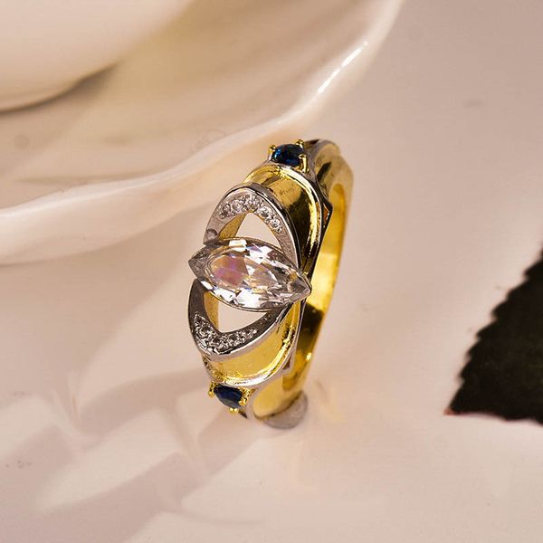 luxury and exquisite love interwoven heart-shaped geometric pattern jewelry ladies engagement party ring, Slivery;golden
luxury and exquisite love interwoven heart-shaped geometric pattern jewelry ladies engagement party ring, Slivery;golden