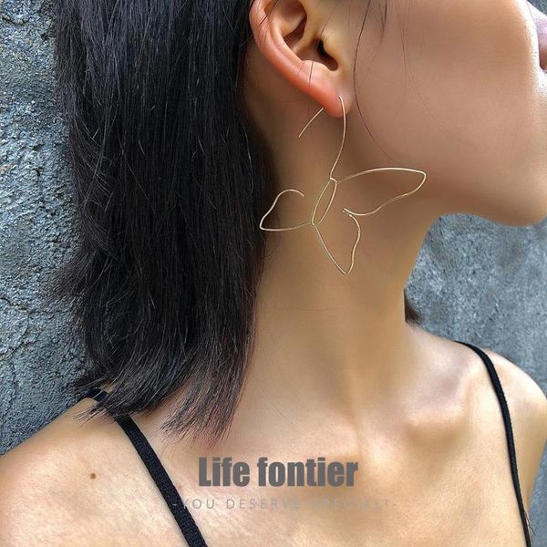 lifefontier punk style oversized large hoop earrings chic metal hollow line butterfly earrings for women party jewelry brincos, Golden;silver
lifefontier punk style oversized large hoop earrings chic metal hollow line butterfly earrings for women party jewelry brincos, Golden;silver