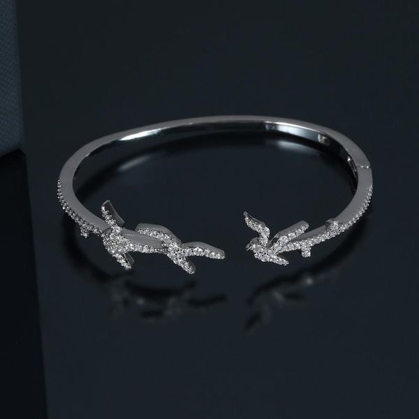 2020 new fashion seagulls design bracelets brand original luxury delicate bracelets women lady girl gift, Golden;silver
2020 new fashion seagulls design bracelets brand original luxury delicate bracelets women lady girl gift, Golden;silver