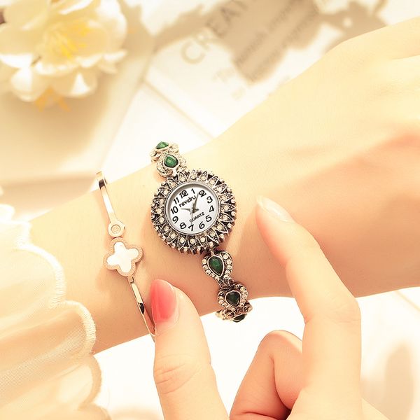 wristwatches women watches luxury small dial bracelet watch steel retro ladies quartz fashion casual dress, Slivery;brown
wristwatches women watches luxury small dial bracelet watch steel retro ladies quartz fashion casual dress, Slivery;brown